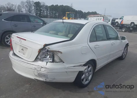 2002 Mercedes-Benz C 320 z USA, uszkodzony, nr VIN WDBRF64J12F282613